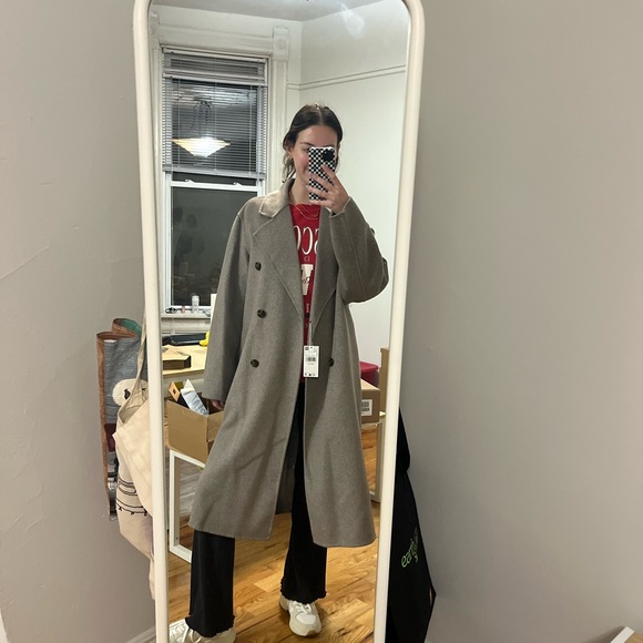 Oversized Wool Coat - Picture 3 of 3